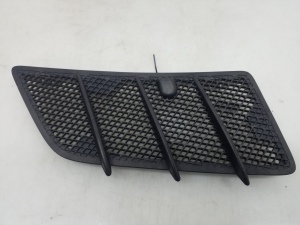  Engine cover grille 