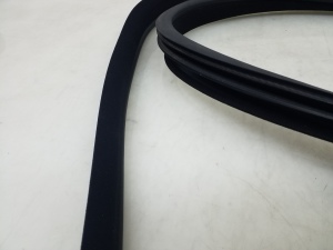  Rear side door sealing rubber 