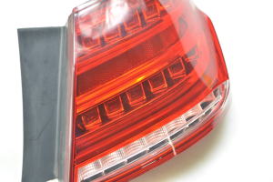  Rear corner lamp 