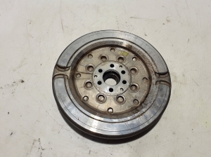  Clutch flywheel 