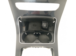  Interior console 