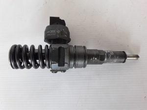  Fuel injector 