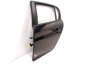  Rear side doors 