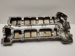  Valve cover 