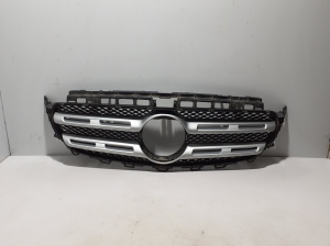  Front grille 