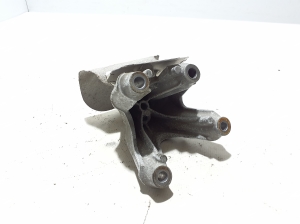  Engine holder 