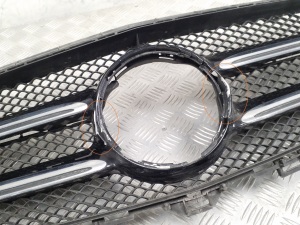  Front grille 