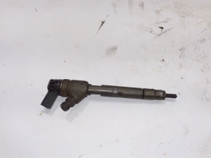  Fuel injector 