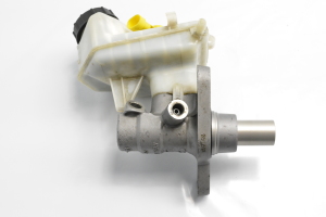  Master cylinder 