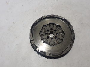  Clutch flywheel 