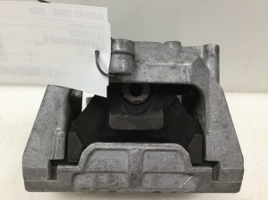  Engine cushion 