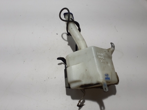  Windscreen washer tank front 