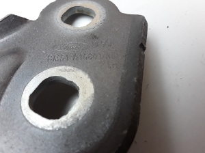  Engine cover hinge 