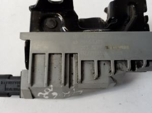  Engine cover lock 