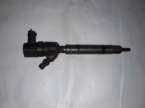  Fuel injector 