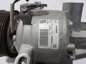  Air conditioner compressor 