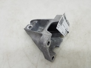  Engine holder 