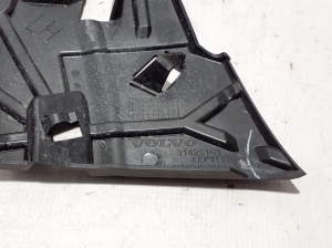  Front bumper bracket 