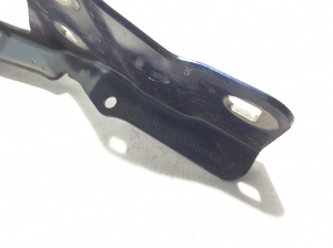  Engine cover hinge 