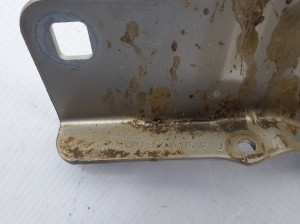  Engine cover hinge 