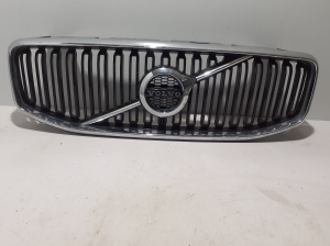  Front grille 