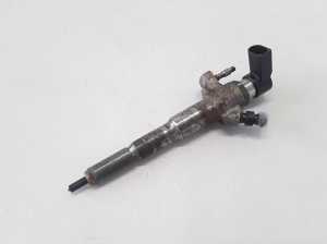  Fuel injector 