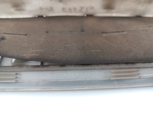  Grille d'aération de l'aile arrière 