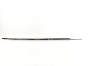  Baguette extérieure de vitre de porte avant 