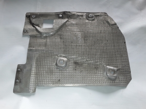  Plaque de protection sous la carrosserie arrière 
