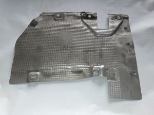  Plaque de protection sous la carrosserie arrière 