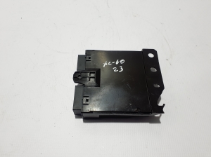  Module de commande de couvercle de coffre 