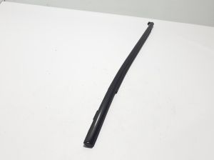  Baguette extérieure de vitre de porte arrière 