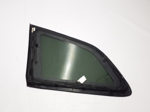  Vitre de custode arrière 