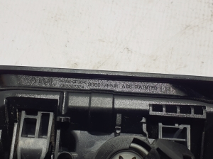  Poignée extérieure de porte latérale 