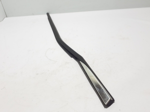  Baguette extérieure de vitre de porte arrière 