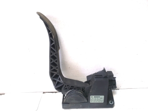  Accélérateur de pédale 