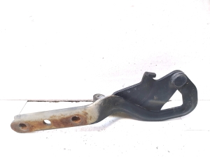  Charnière de capot moteur 