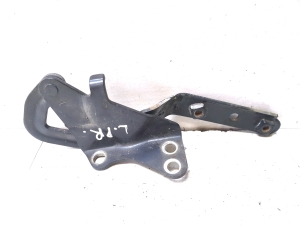  Charnière de capot moteur 