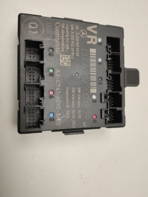  Unité de commande module de porte 