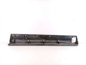  Moulure de porte avant 