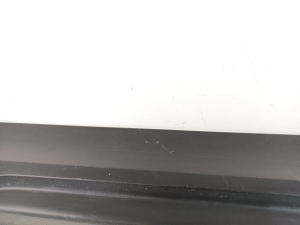  Moulure de porte avant 