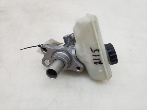  Master cylinder 