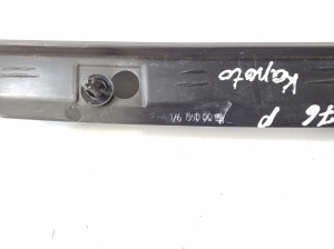  Un autre détail sous le capot 