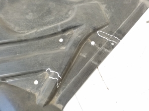  Plaque de protection sous la carrosserie arrière 