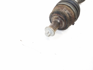  Arbre de transmission avant et ses composants 