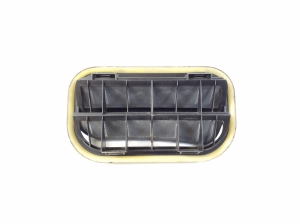  Grille d'aération de l'aile arrière 