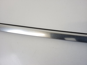  Baguette extérieure de vitre de porte arrière 