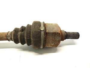  Arbre de transmission avant et ses composants 