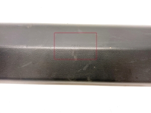  Moulure de porte avant 