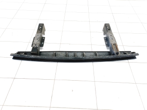  Renfort de pare-chocs arrière 